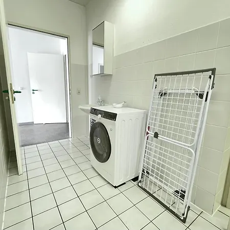 Grosses Haus In Apartment *